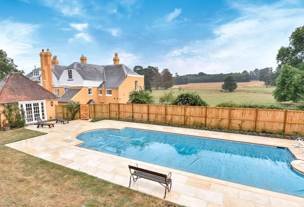 The private swimming pool